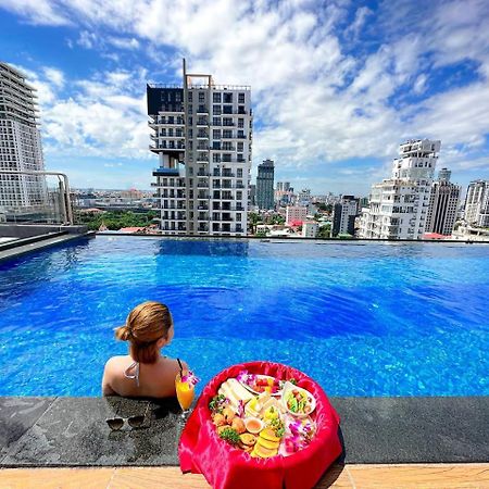 Ocean Hotel Phnom Penh Exterior photo