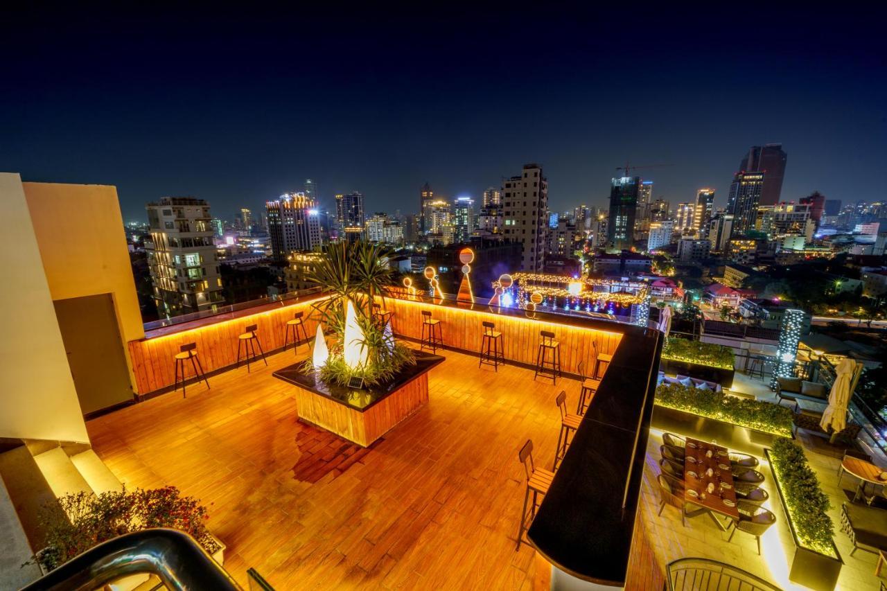 Ocean Hotel Phnom Penh Exterior photo